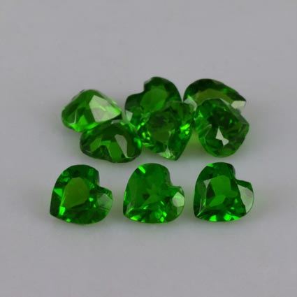 Natural 3.5x3.5x2.3mm Faceted Heart Chrome Diopside