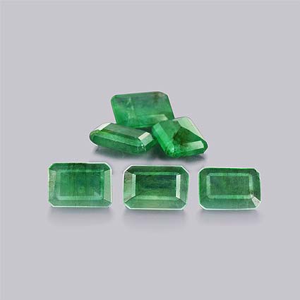 Natural 7x5x2.5mm Faceted Octagon Emerald