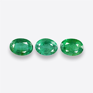 Natural 8x6x3.9mm Faceted Oval Emerald