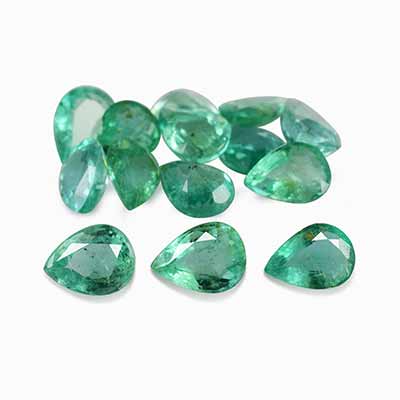 Natural 4x3x1.8mm Faceted Pear Emerald