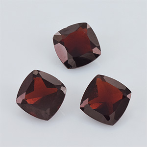 Natural 8x8x3.9mm Faceted Cushion Garnet