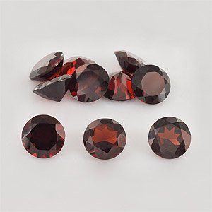 Natural 7x7x3.7mm Faceted Round Garnet