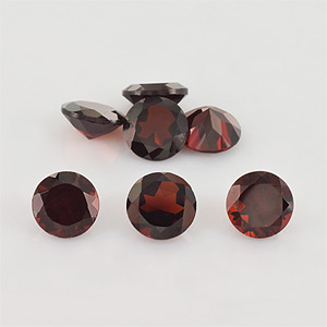 Natural 7x7x4mm Faceted Round Garnet