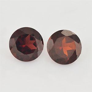 Natural 7x7x3.9mm Faceted Round Garnet