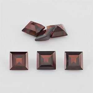 Natural 6x6x3.4mm Faceted Square Garnet