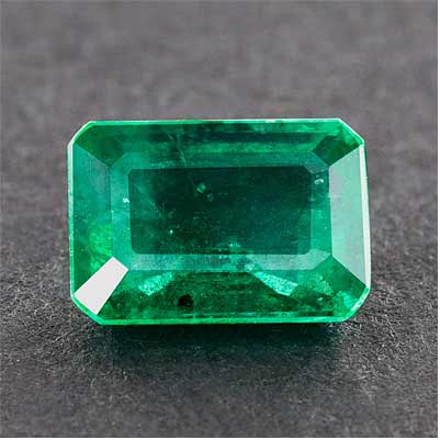 2.96 ct 8.2x7.7x5.8 mm AAA Octagon Little inclusions Green Zambian Emerald